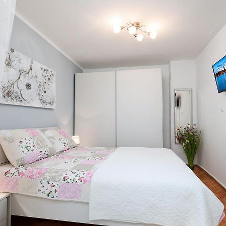 Apartment Manuel Пореч Екстер'єр фото